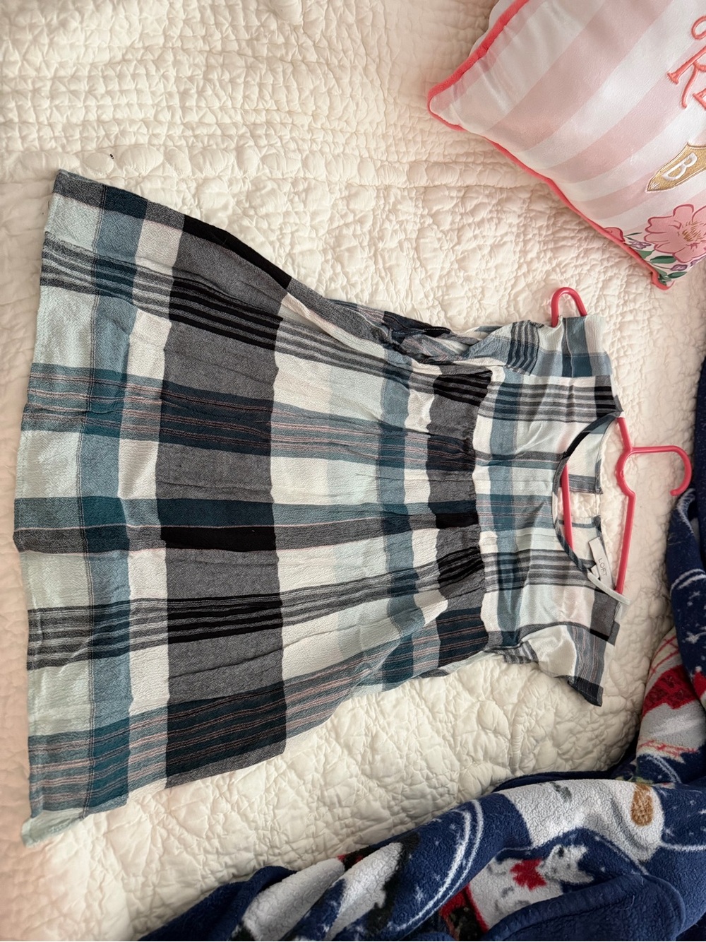 Loft Plaid Sleeveless Ladies top in Teal, Black & White